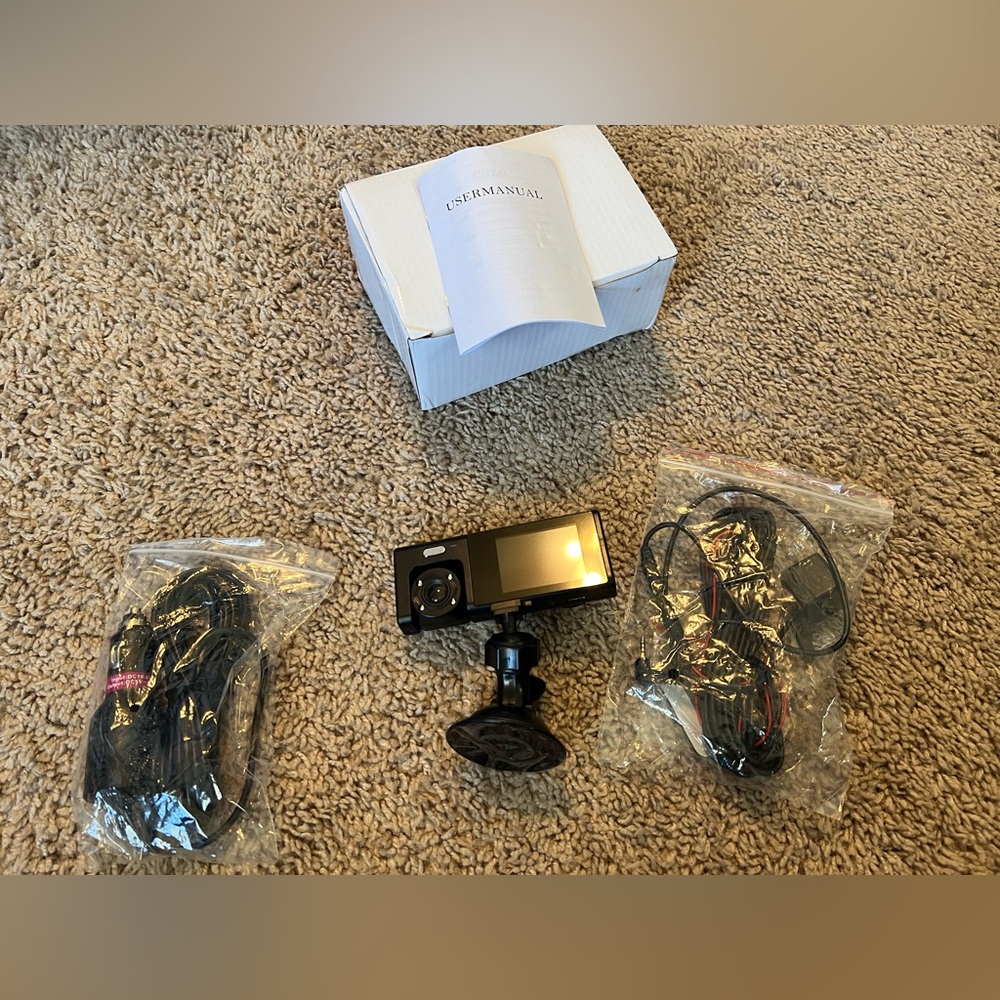 Dual Camera Dashcam - Picture 2 of 3